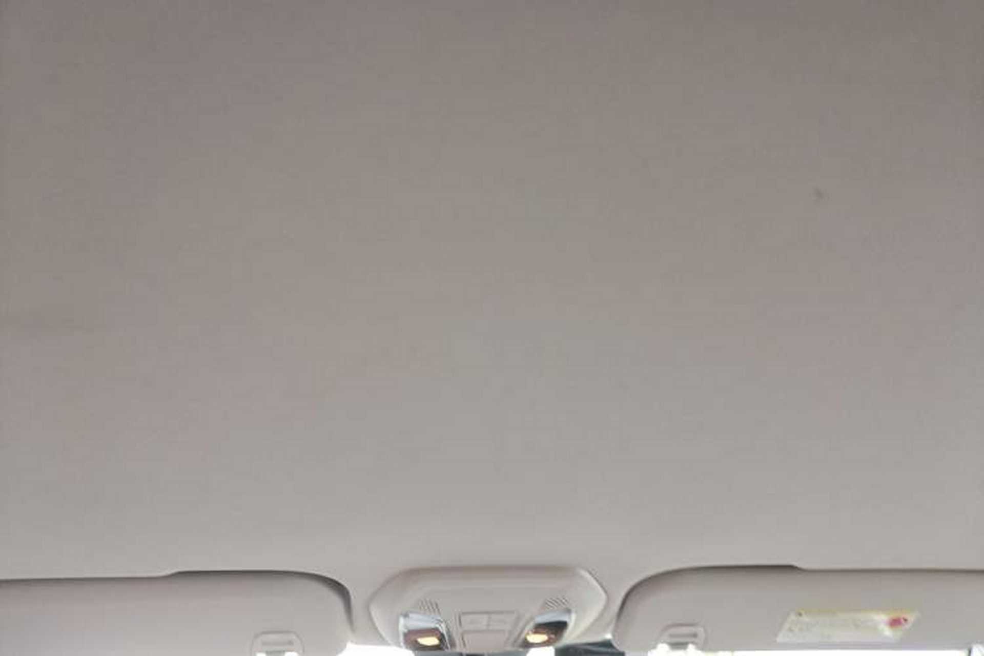 Used SAIC MAXUS D60 2019 1.5T Automatic Smart Enjoyment Version 6 Seats Headliner