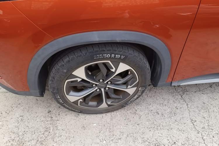 Used SAIC MAXUS D60 2019 1.5T Automatic Smart Enjoyment Version 6 Seats Left Front Wheel Hub