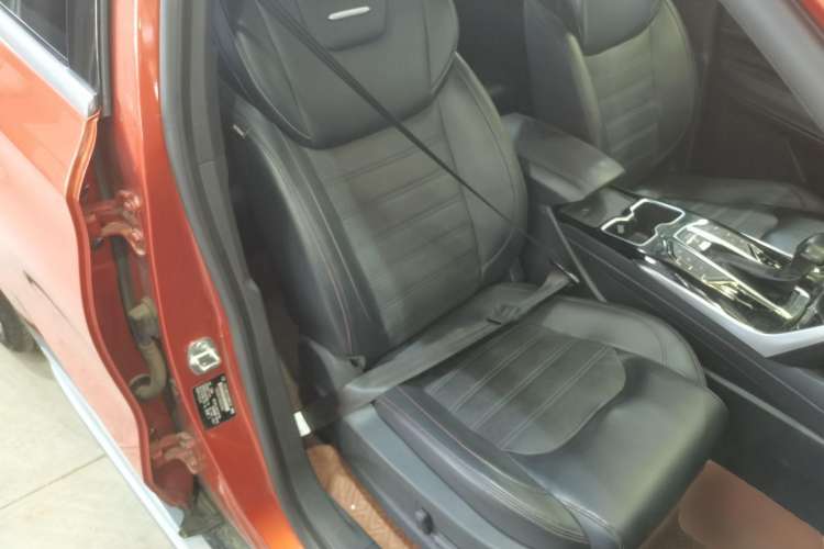 Used SAIC MAXUS D60 2019 1.5T Automatic Luxury Edition 5-seater Right Front Seat