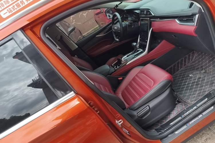 Used SAIC MAXUS D60 2019 1.5T Automatic Smart Enjoyment Version 6 Seats Right Front Seat