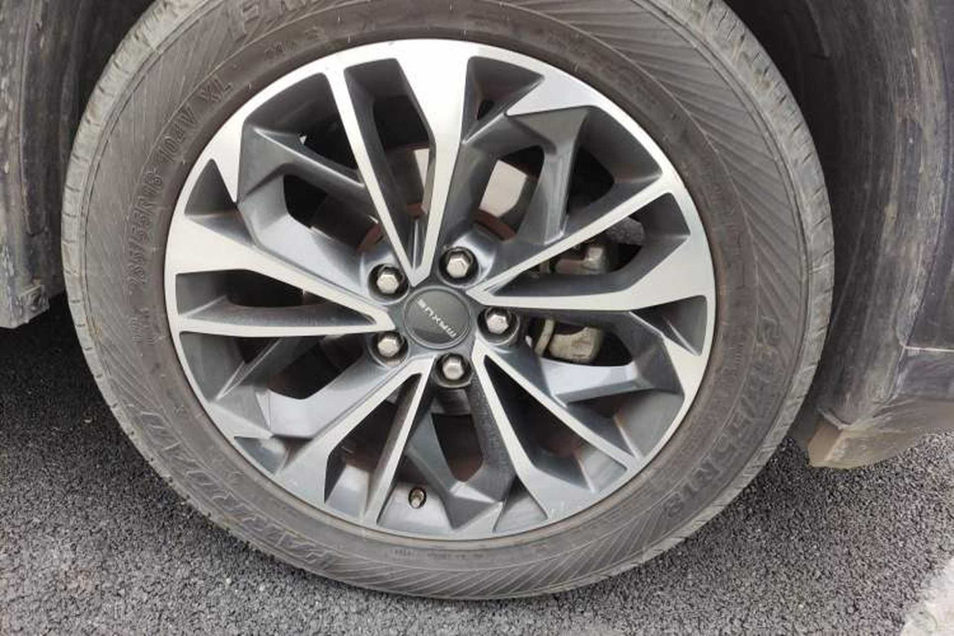 Used SAIC MAXUS D60 2019 1.5T Automatic Smart Enjoyment Version 6 Seats Right Front Wheel Hub