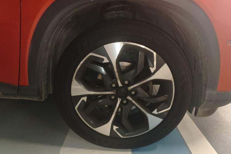 Used SAIC MAXUS D60 2019 1.5T Automatic Luxury Edition 5-seater Right Front Wheel Hub