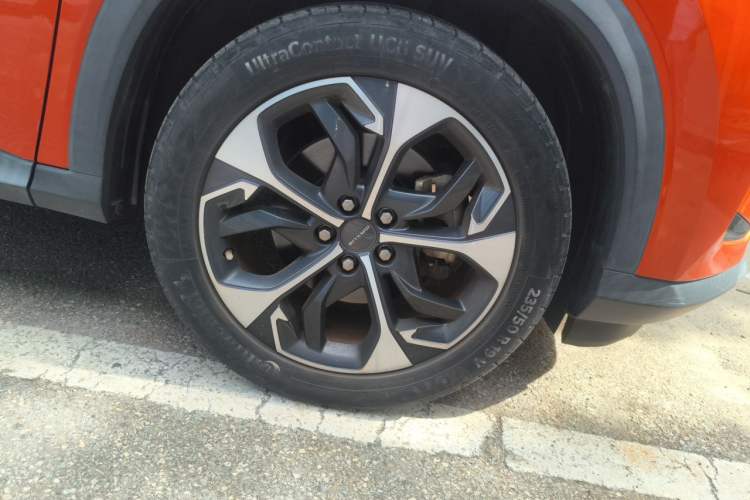 Used SAIC MAXUS D60 2019 1.5T Automatic Smart Enjoyment Version 6 Seats Right Front Wheel Hub