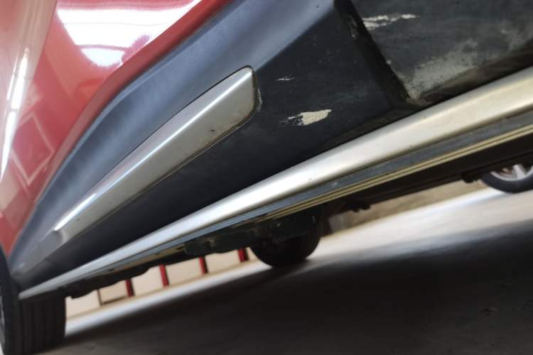 Used SAIC MAXUS D60 2019 1.5T Automatic Luxury Edition 5-seater Right Side Sill