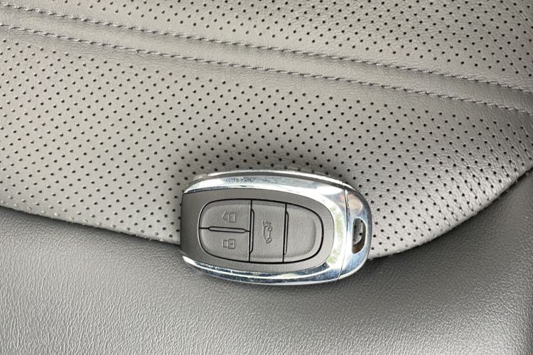 Used SAIC MAXUS D60 2019 1.5T Automatic Luxury Edition 5-seater Vehicle Key
