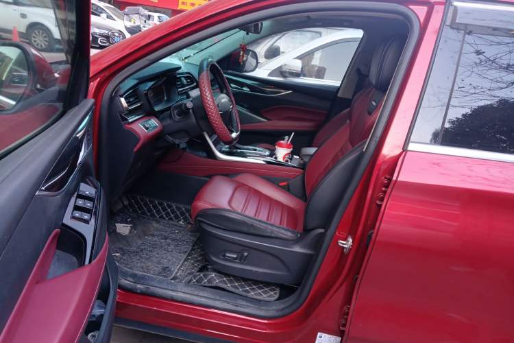 Used SAIC MAXUS D60 2019 1.5T Automatic Enjoyment Edition 7 Seats Driver Seat