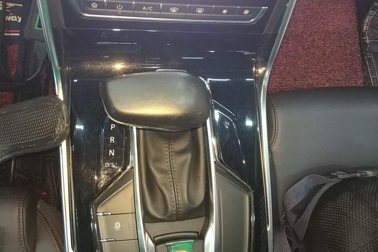 Used SAIC MAXUS D60 2019 1.5T Automatic Trend Edition 5 Seats Gear Lever