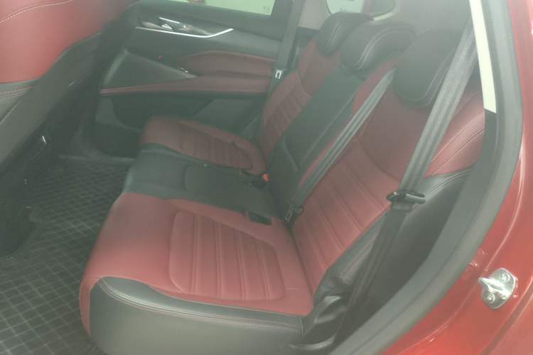 Used SAIC MAXUS D60 2019 1.5T Automatic Trend Edition 5 Seats Left Rear Seat