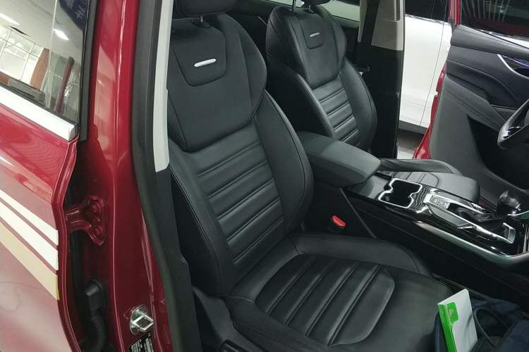 Used SAIC MAXUS D60 2019 1.5T Automatic Trend Edition 5 Seats Right Front Seat