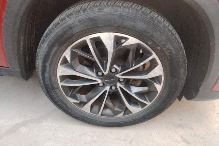 Used SAIC MAXUS D60 2019 1.5T Automatic Trend Edition 5 Seats Right Front Wheel Hub