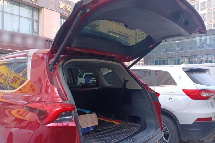 Used SAIC MAXUS D60 2019 1.5T Automatic Enjoyment Edition 7 Seats Trunk