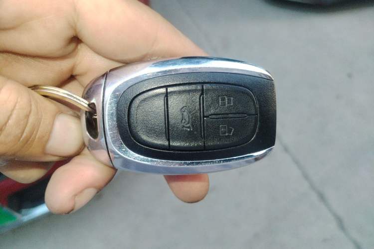 Used SAIC MAXUS D60 2019 1.5T Automatic Trend Edition 5 Seats Vehicle Key