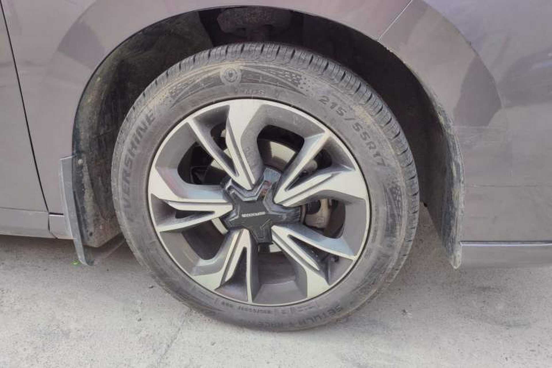 Used SAIC MAXUS D60 2019 1.5T Automatic Prestige 7-Seater Right Front Wheel Hub