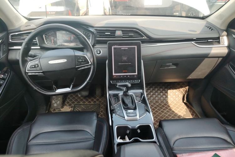 Used SAIC MAXUS D60 2019 1.5T Automatic Comfort Edition 5 Seats Center Console