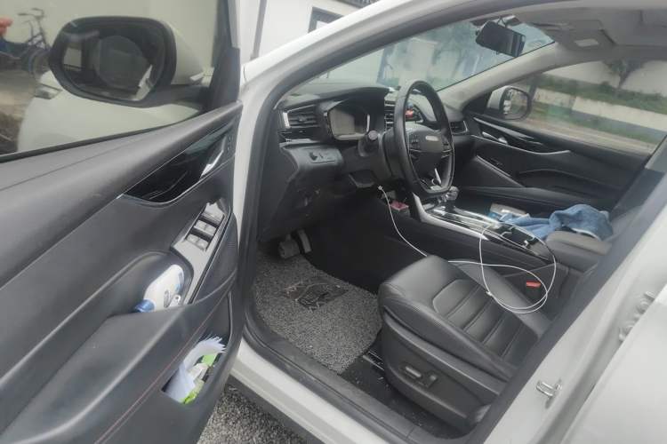 Used SAIC MAXUS D60 2019 1.5T Automatic Geek Entry-Level 5-Seater Driver Seat