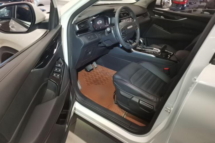 Used SAIC MAXUS D60 2019 1.5T Automatic Geek Entry-Level 5-Seater Driver Seat