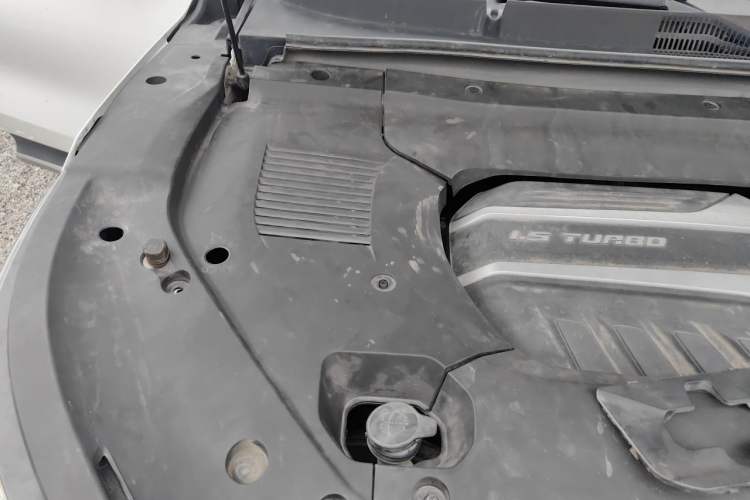 Used SAIC MAXUS D60 2019 1.5T Automatic Geek Entry-Level 5-Seater Engine Bay Right