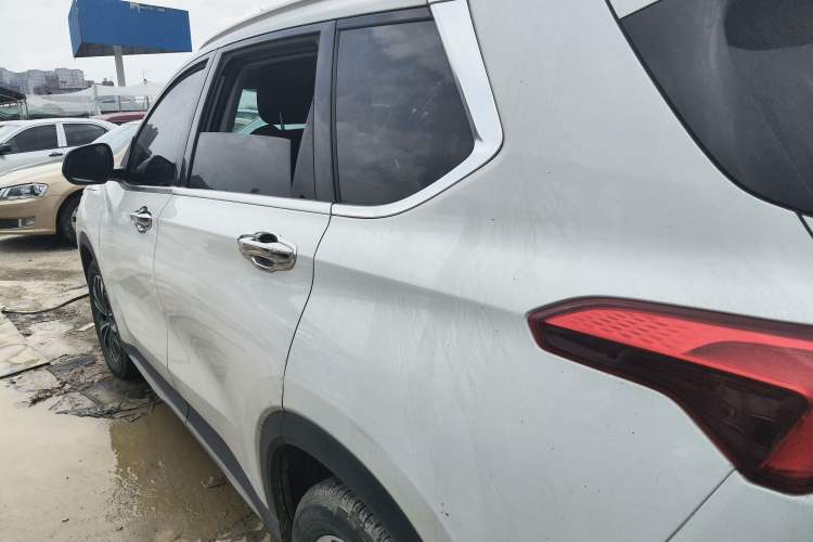 Used SAIC MAXUS D60 2019 1.5T Automatic Trend Edition 5 Seats Exterior 5
