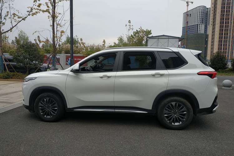 Used SAIC MAXUS D60 2019 1.5T Automatic Enjoyment Edition 7 Seats Exterior 5