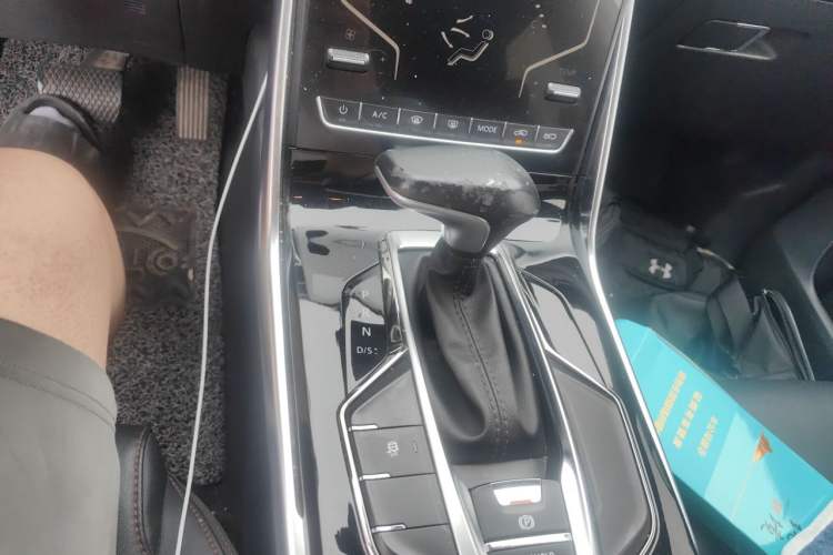 Used SAIC MAXUS D60 2019 1.5T Automatic Geek Entry-Level 5-Seater Gear Lever