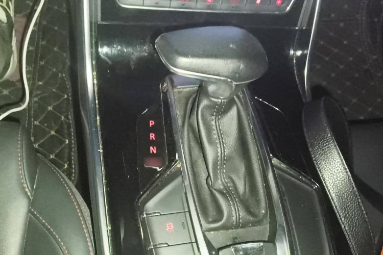 Used SAIC MAXUS D60 2019 1.5T Automatic Trend Edition 5 Seats Gear Lever