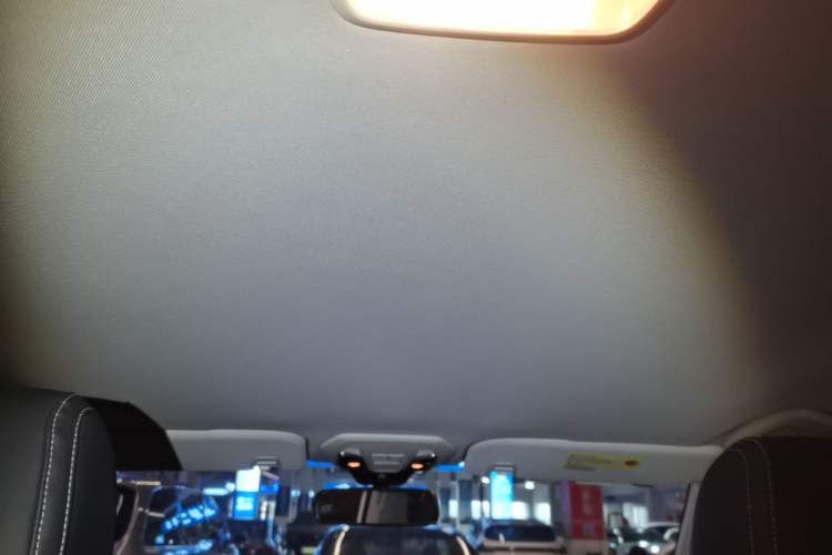 Used SAIC MAXUS D60 2019 1.5T Automatic Geek Entry-Level 5-Seater Headliner