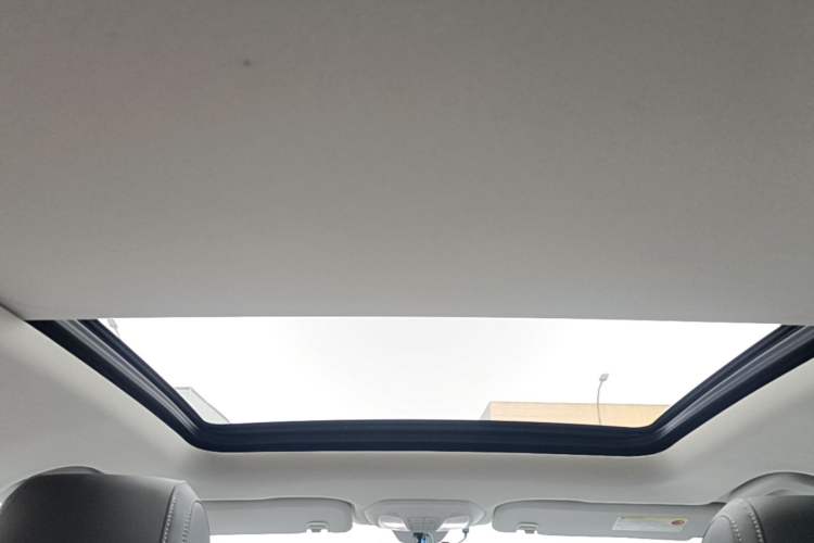 Used SAIC MAXUS D60 2019 1.5T Automatic Trend Edition 5 Seats Headliner