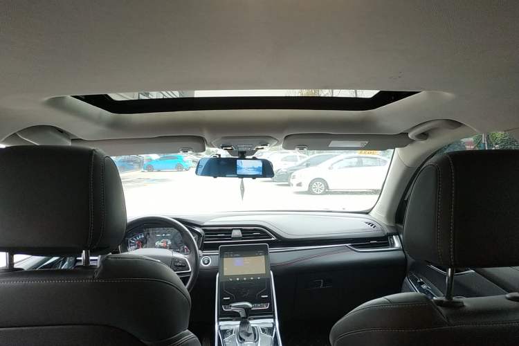 Used SAIC MAXUS D60 2019 1.5T Automatic Enjoyment Edition 7 Seats Headliner