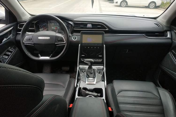 Used SAIC MAXUS D60 2019 1.5T Automatic Enjoyment Edition 7 Seats Interior 3