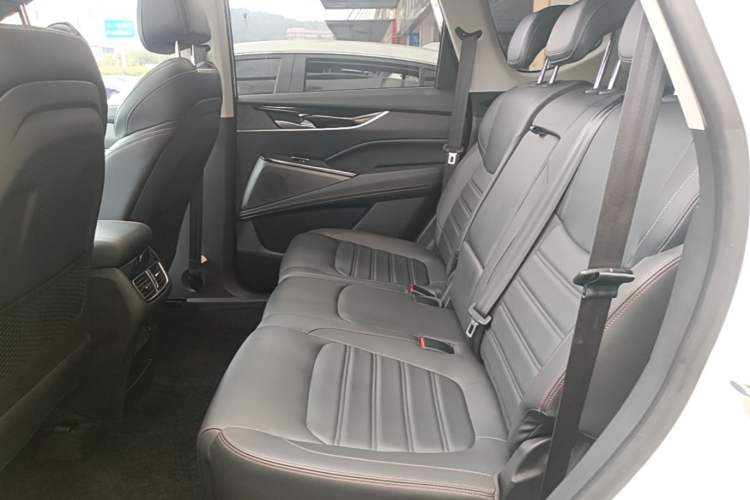 Used SAIC MAXUS D60 2019 1.5T Automatic Trend Edition 5 Seats Left Rear Seat