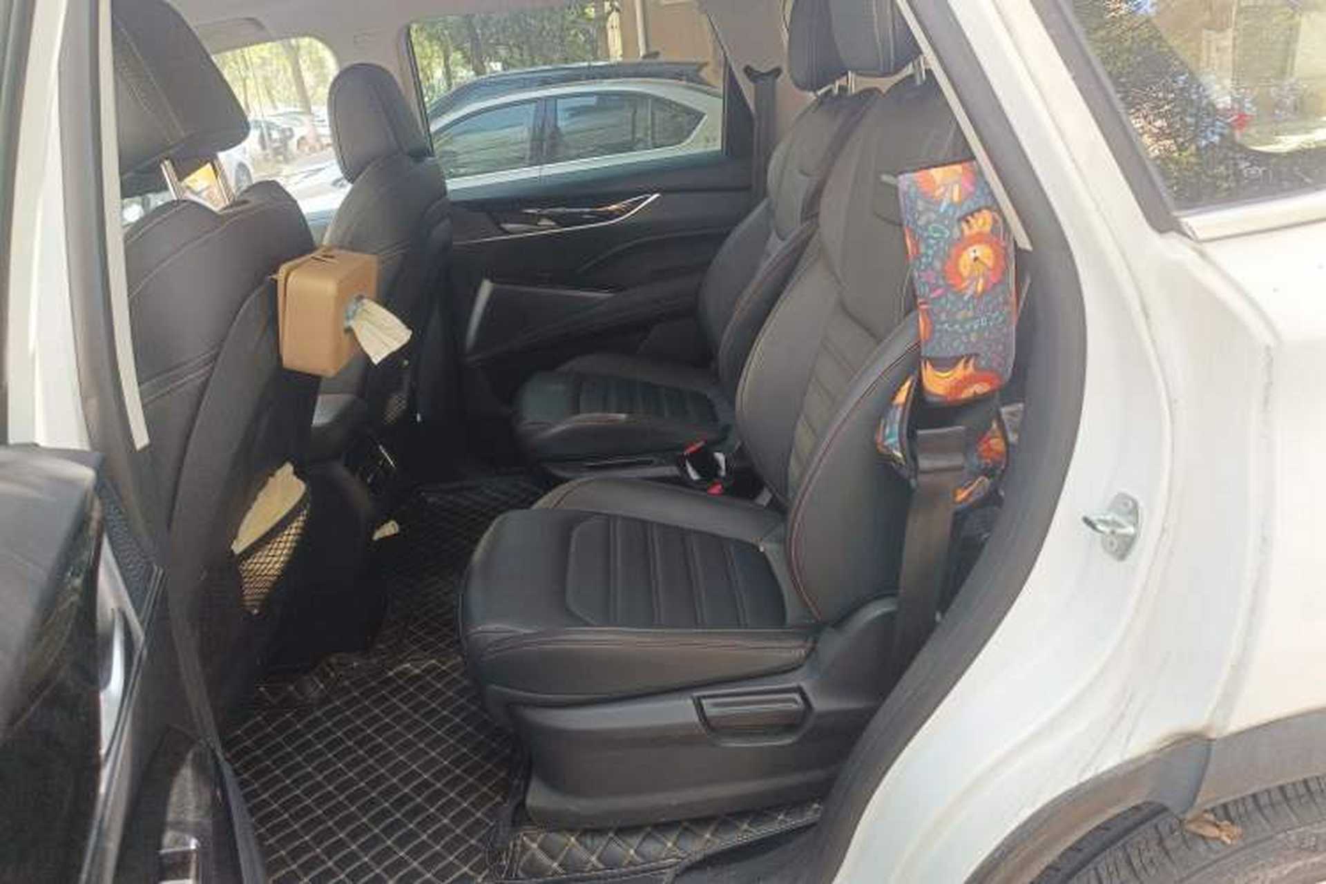 Used SAIC MAXUS D60 2019 1.5T Automatic Smart Enjoyment Version 6 Seats Left Rear Seat