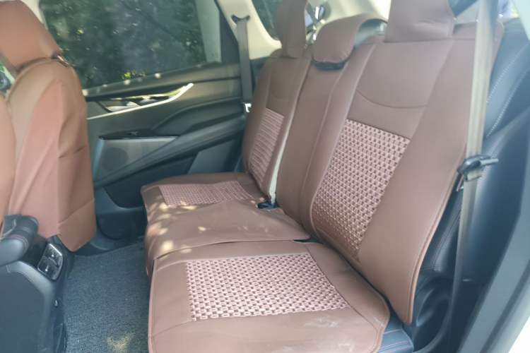 Used SAIC MAXUS D60 2019 1.5T Automatic Comfort Edition 5 Seats Left Rear Seat