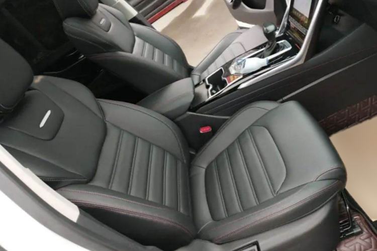 Used SAIC MAXUS D60 2019 1.5T Automatic Trend Edition 5 Seats Right Front Seat