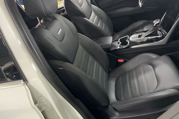 Used SAIC MAXUS D60 2019 1.5T Automatic Prestige 7-Seater Right Front Seat