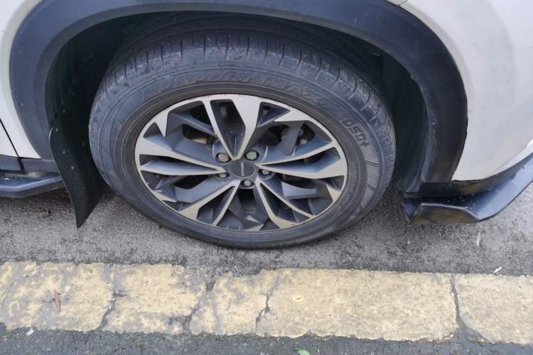 Used SAIC MAXUS D60 2019 1.5T Automatic Geek Entry-Level 5-Seater Right Front Wheel Hub