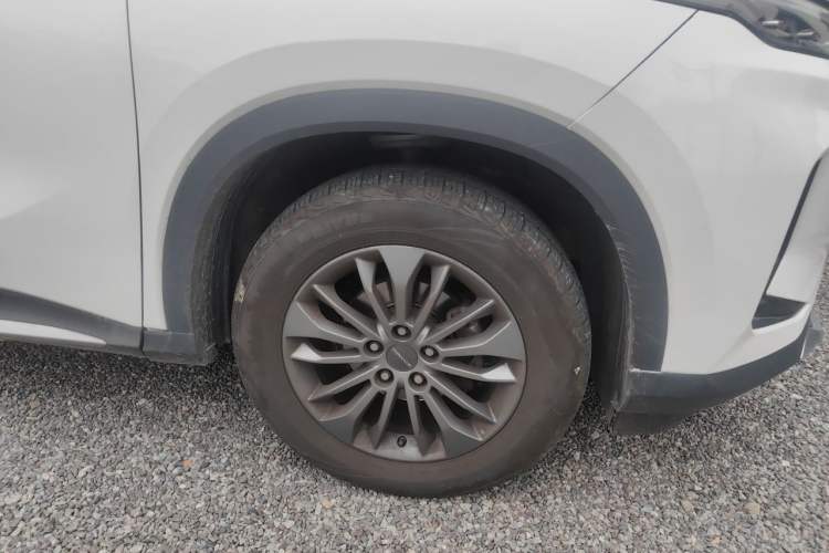Used SAIC MAXUS D60 2019 1.5T Automatic Geek Entry-Level 5-Seater Right Front Wheel Hub