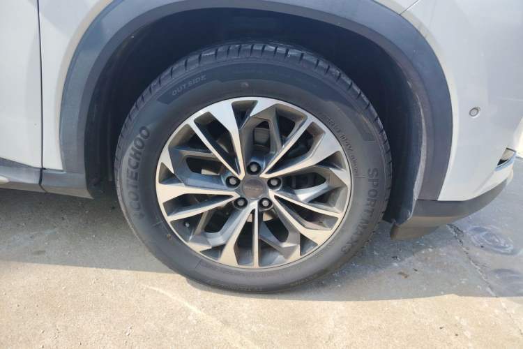 Used SAIC MAXUS D60 2019 1.5T Automatic Comfort Edition 5 Seats Right Front Wheel Hub