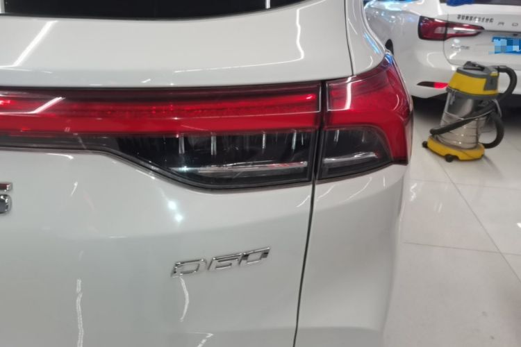 Used SAIC MAXUS D60 2019 1.5T Automatic Geek Entry-Level 5-Seater Right Rear Taillight