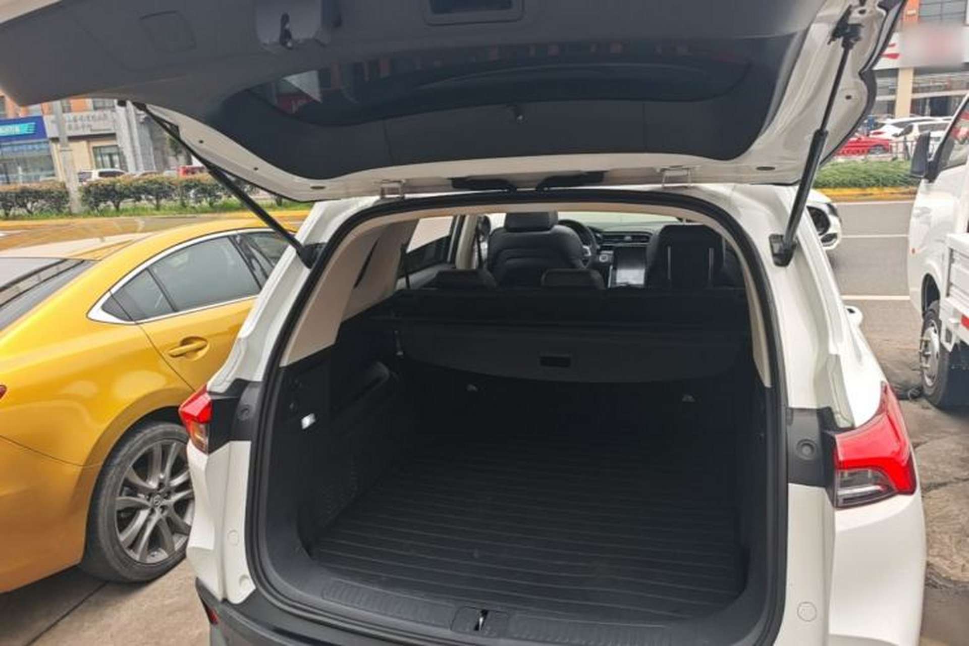 Used SAIC MAXUS D60 2019 1.5T Automatic Comfort Edition 5 Seats Trunk