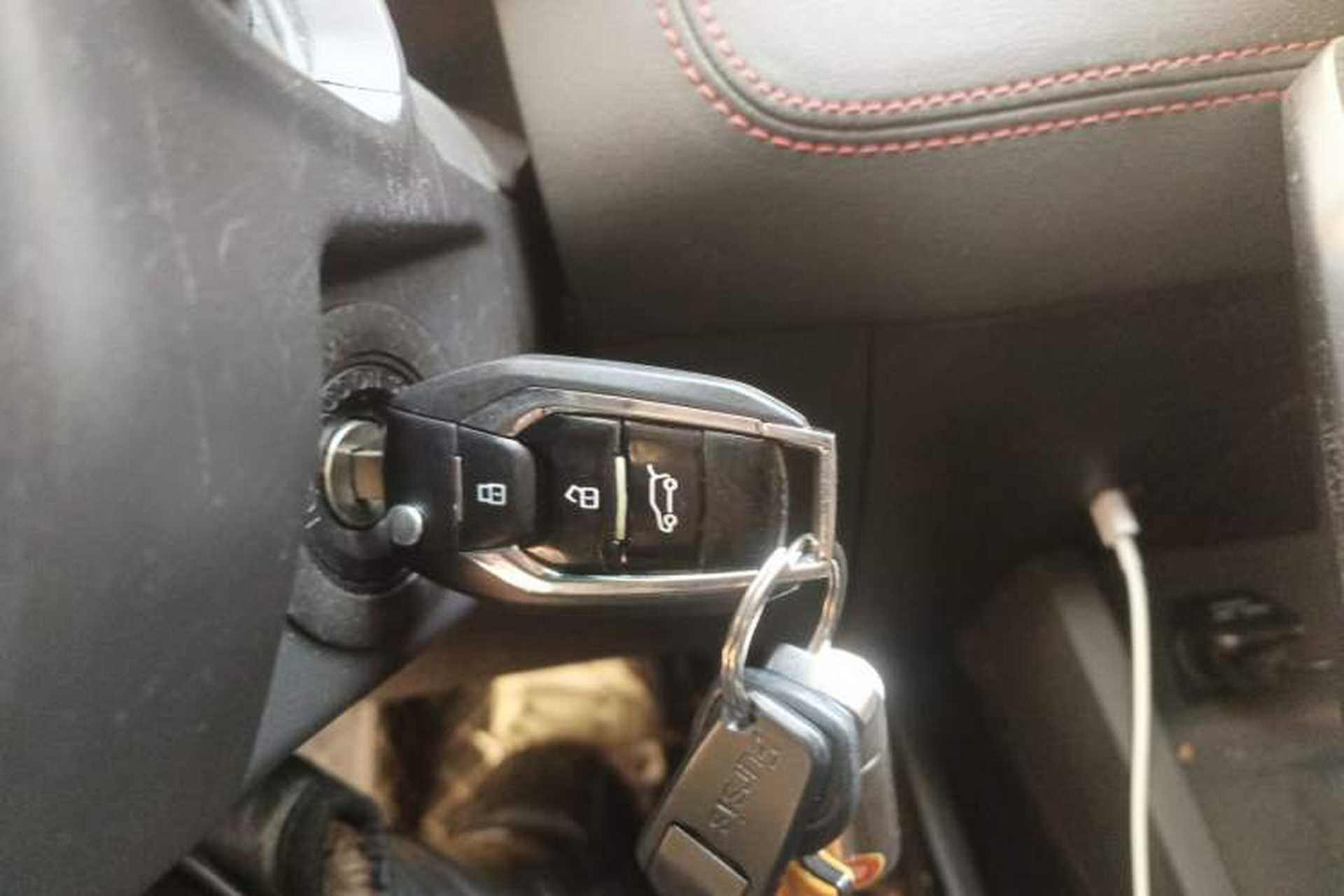 Used SAIC MAXUS D60 2019 1.5T Automatic Smart Enjoyment Version 6 Seats Vehicle Key