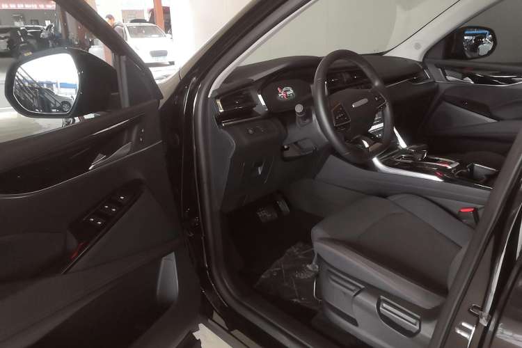 Used SAIC MAXUS D60 2022 1.5T Automatic Smart Enjoyment Version 5 Seats Driver Seat