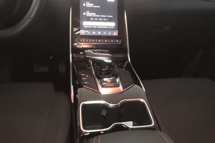 Used SAIC MAXUS D60 2022 1.5T Automatic Smart Enjoyment Version 5 Seats Gear Lever