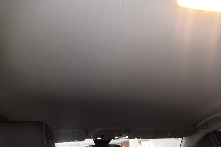 Used SAIC MAXUS D60 2022 1.5T Automatic Smart Enjoyment Version 5 Seats Headliner