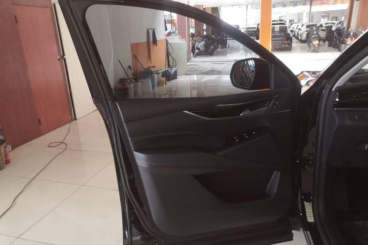 Used SAIC MAXUS D60 2022 1.5T Automatic Smart Enjoyment Version 5 Seats Left Front Door Interior