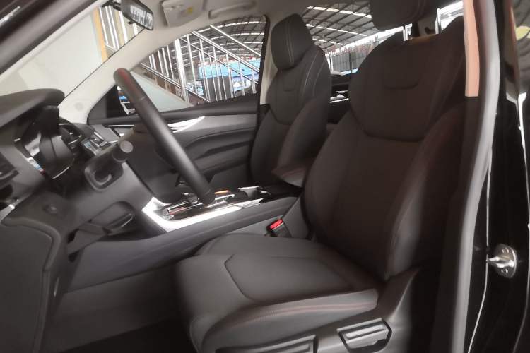 Used SAIC MAXUS D60 2022 1.5T Automatic Smart Enjoyment Version 5 Seats Left Front Seat