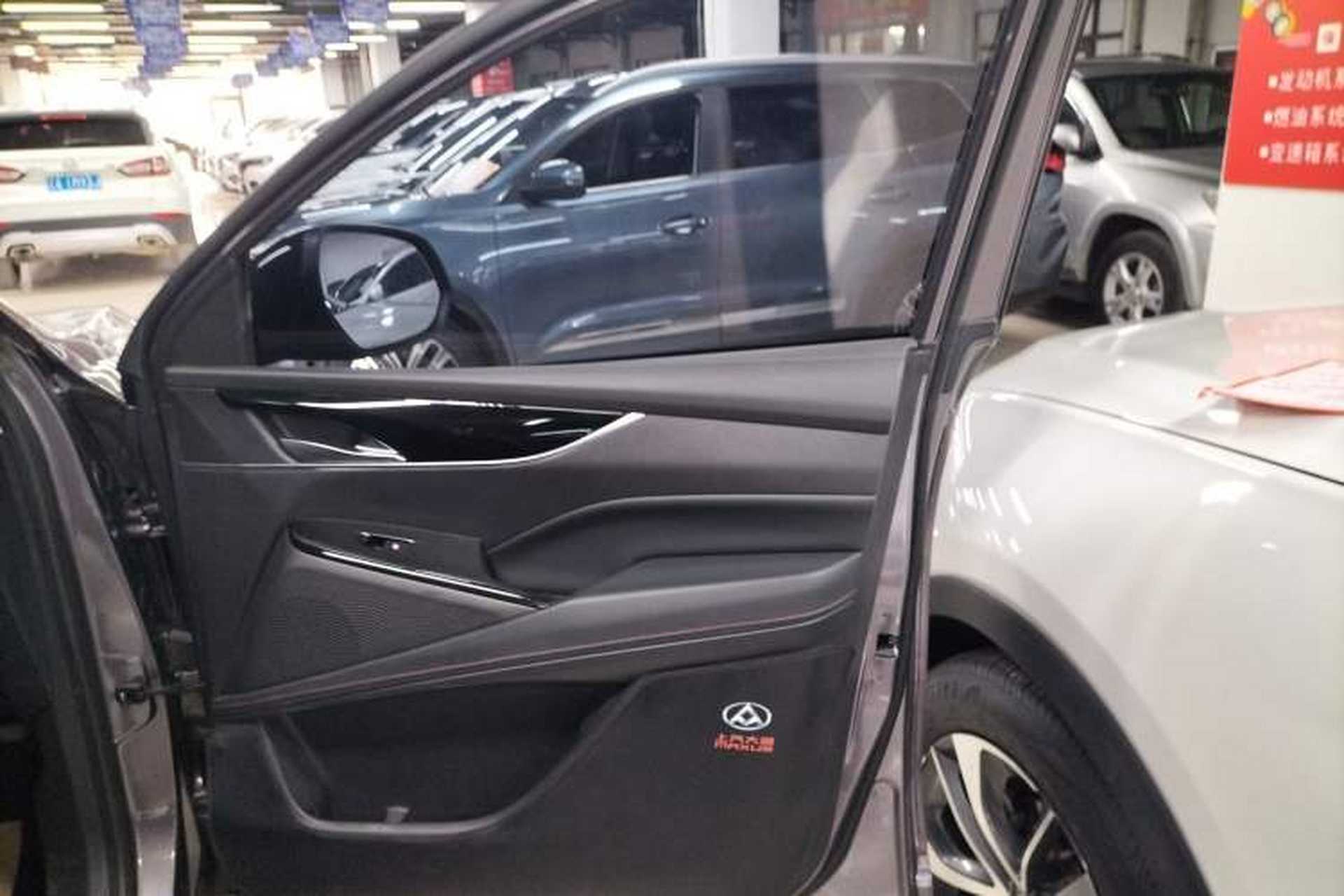 Used SAIC MAXUS D60 2022 1.5T Automatic Enjoyment Edition 6 Seats Right Front Door Interior