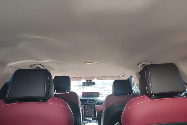 Used SAIC MAXUS D60 2022 1.5T Automatic Smart Edition 6 Seats Headliner
