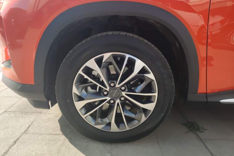 Used SAIC MAXUS D60 2022 1.5T Automatic Smart Edition 6 Seats Left Front Wheel Hub