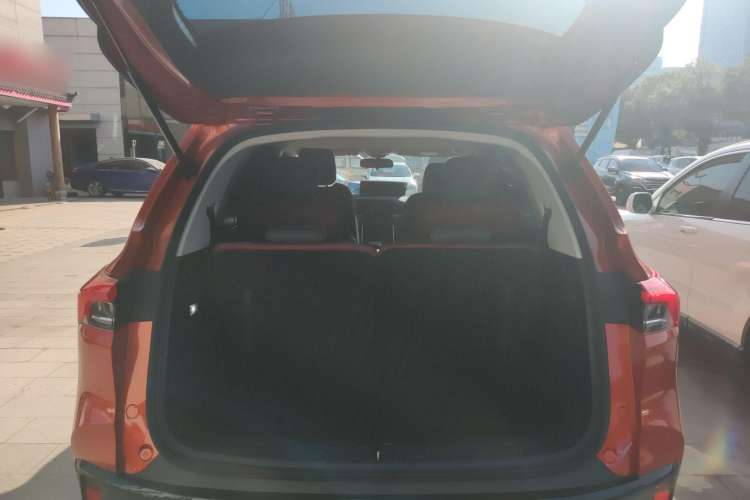 Used SAIC MAXUS D60 2022 1.5T Automatic Smart Edition 6 Seats Trunk