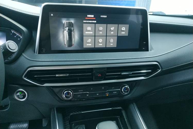 Used SAIC MAXUS D90 2017 2.0T Automatic All-Wheel Drive Sirius Audio And AC Panel